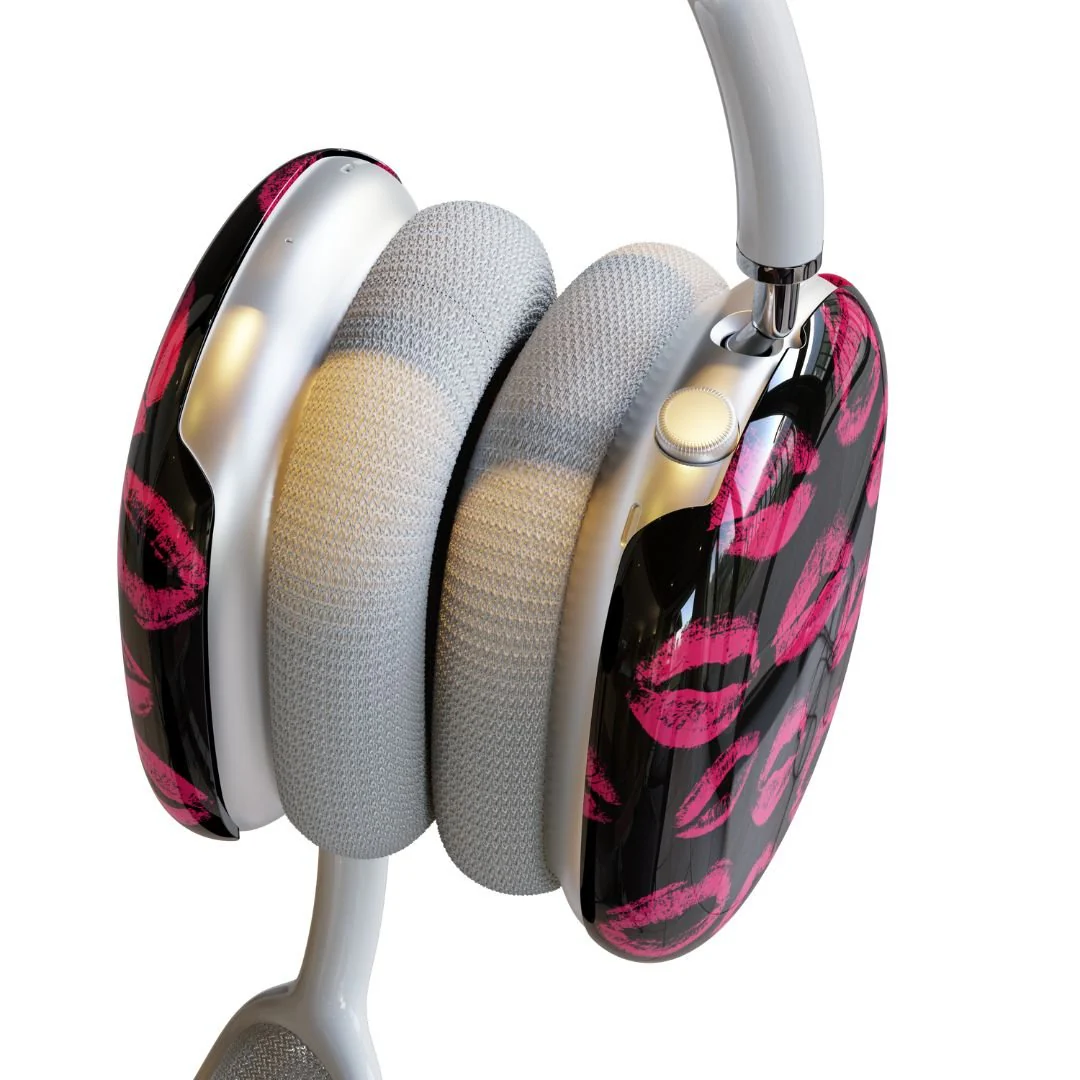 Kiss Me Airpod Max Case - Image 3